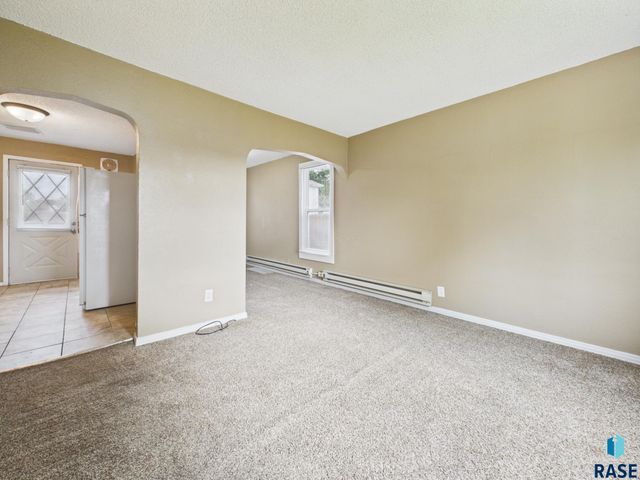2105 S Duluth Ave Avenue, Sioux Falls, SD 57105