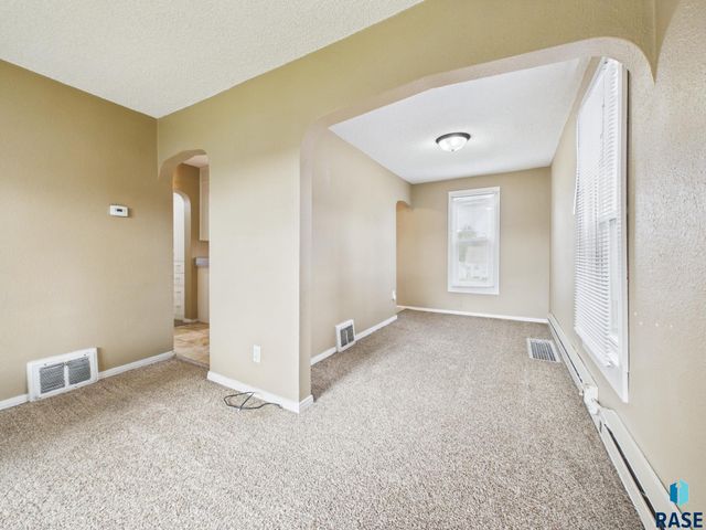 2105 S Duluth Ave Avenue, Sioux Falls, SD 57105