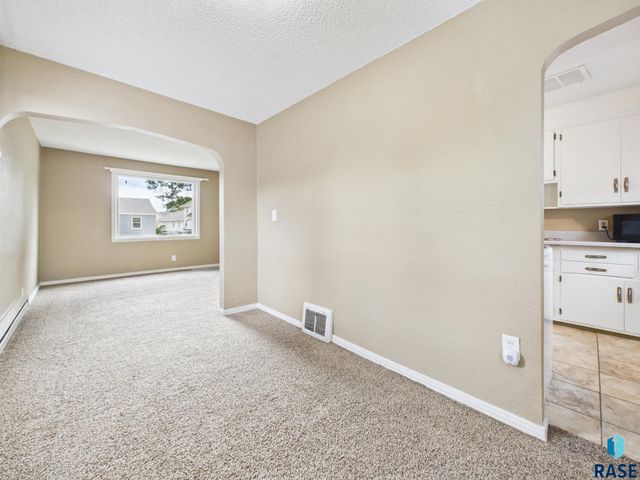 2105 S Duluth Ave Avenue, Sioux Falls, SD 57105