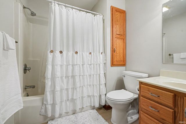 5 Shore Manor Drive, Bristol, IN 46507