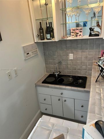 6284 SW 26th St, Miami, FL 33155