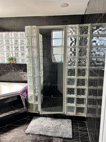 6284 SW 26th St, Miami, FL 33155