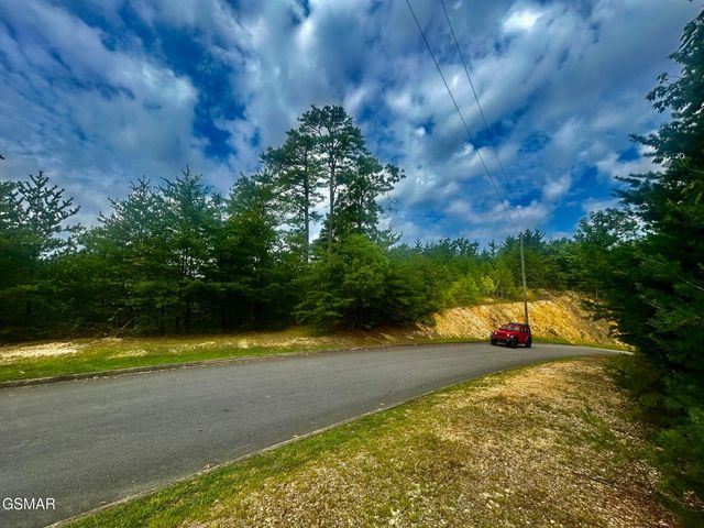 1824 Pinestand Ridge Way, Sevierville, TN 37862