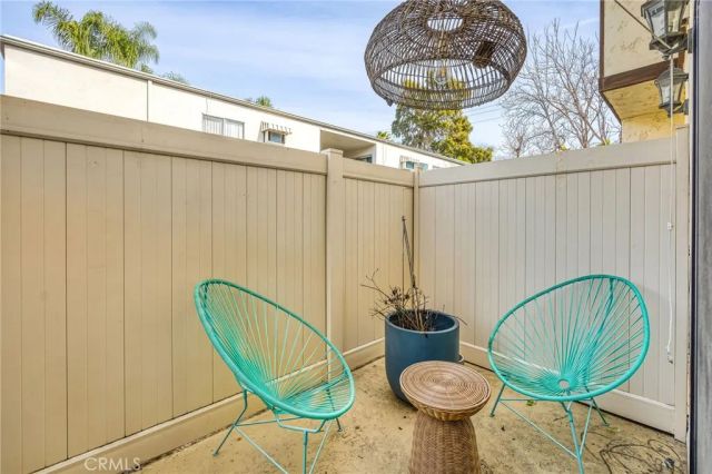 4374 Ventura Canyon 6, Sherman Oaks, CA 91423