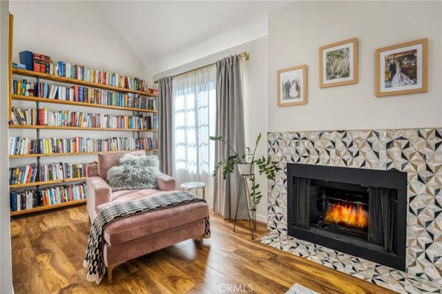 4374 Ventura Canyon 6, Sherman Oaks, CA 91423