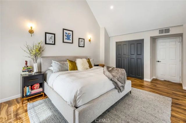 4374 Ventura Canyon 6, Sherman Oaks, CA 91423