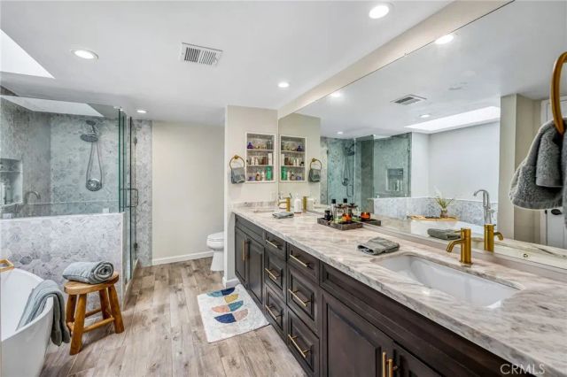 4374 Ventura Canyon 6, Sherman Oaks, CA 91423