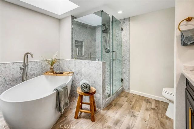 4374 Ventura Canyon 6, Sherman Oaks, CA 91423