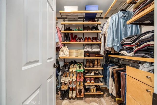 4374 Ventura Canyon 6, Sherman Oaks, CA 91423