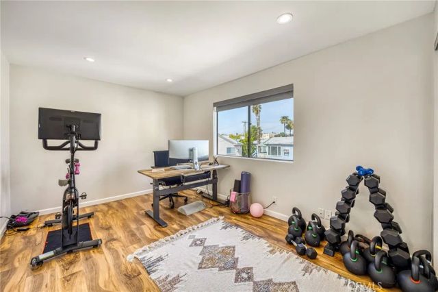 4374 Ventura Canyon 6, Sherman Oaks, CA 91423