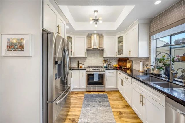 4374 Ventura Canyon 6, Sherman Oaks, CA 91423