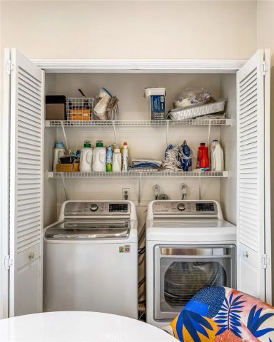 4374 Ventura Canyon 6, Sherman Oaks, CA 91423