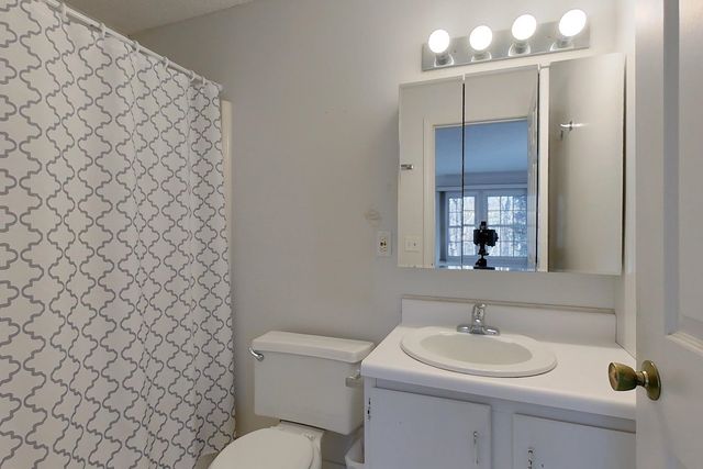 8 Saint James Pl Apt 803, Nashua, NH 03062