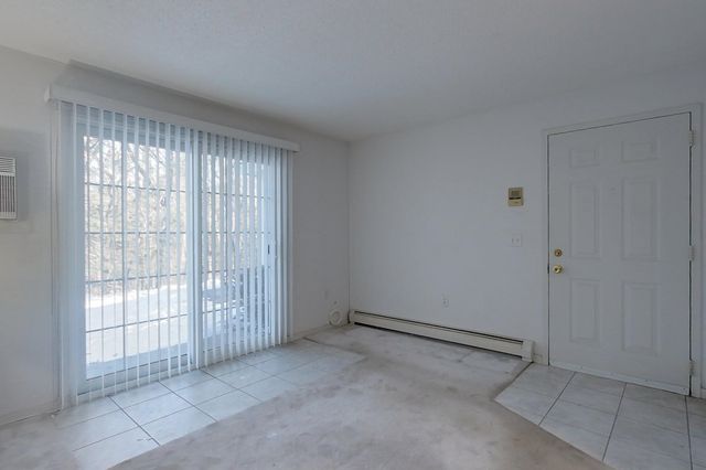 8 Saint James Pl Apt 803, Nashua, NH 03062