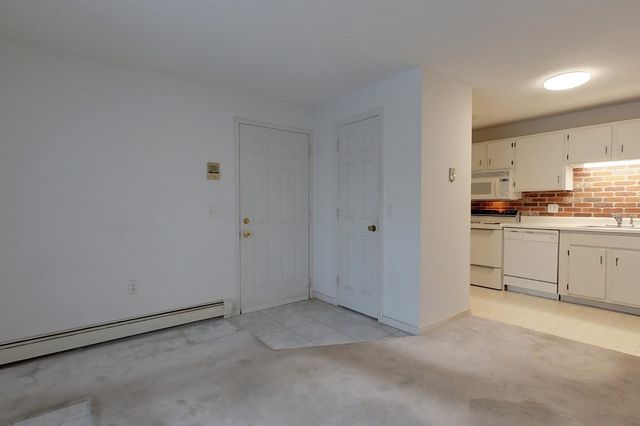 8 Saint James Pl Apt 803, Nashua, NH 03062