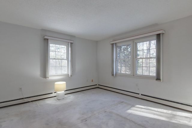 8 Saint James Pl Apt 803, Nashua, NH 03062