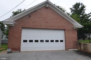 1709 LAMPETER RD, Lancaster, PA 17602