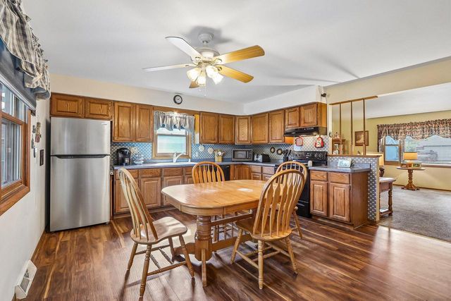 1425 Erin LANE, Waukesha, WI 53188