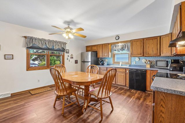 1425 Erin LANE, Waukesha, WI 53188