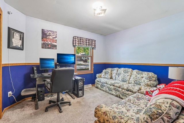 1425 Erin LANE, Waukesha, WI 53188