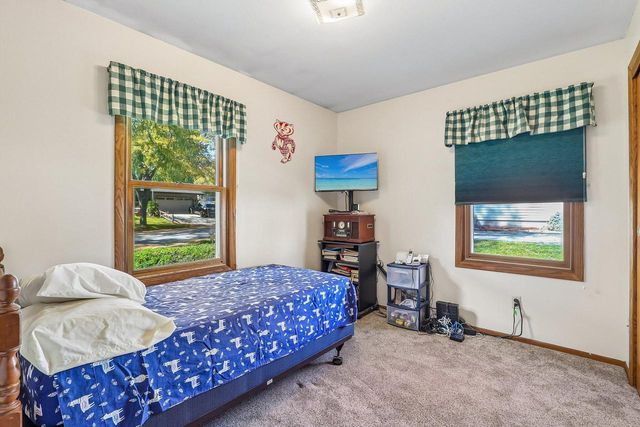1425 Erin LANE, Waukesha, WI 53188