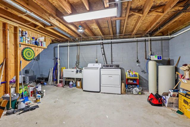 1425 Erin LANE, Waukesha, WI 53188