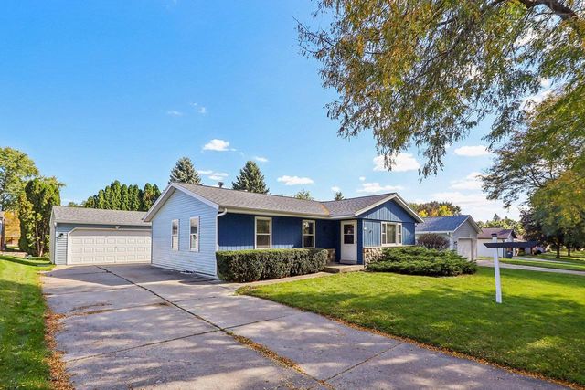 1425 Erin LANE, Waukesha, WI 53188