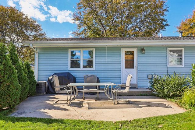 1425 Erin LANE, Waukesha, WI 53188