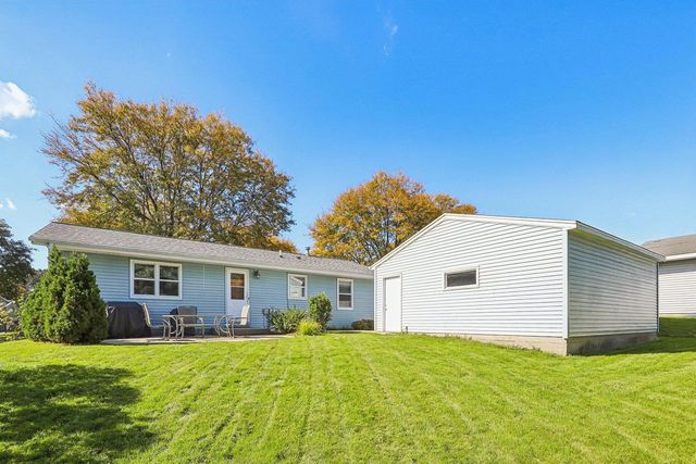1425 Erin LANE, Waukesha, WI 53188