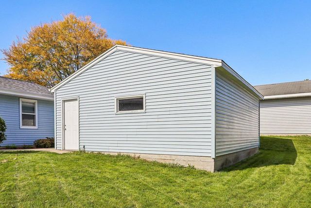 1425 Erin LANE, Waukesha, WI 53188