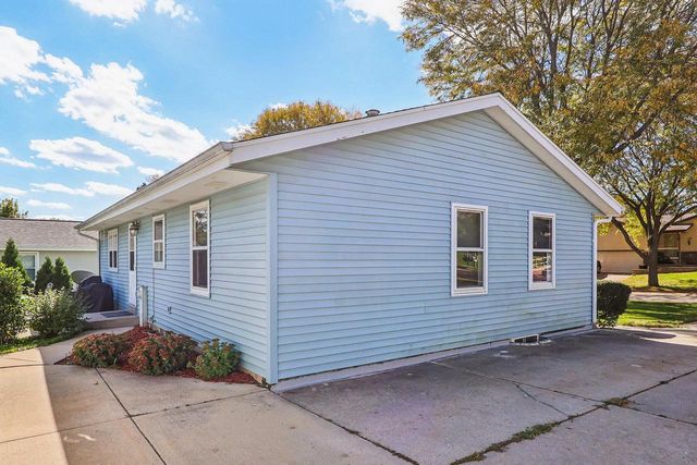 1425 Erin LANE, Waukesha, WI 53188