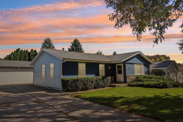 1425 Erin LANE, Waukesha, WI 53188