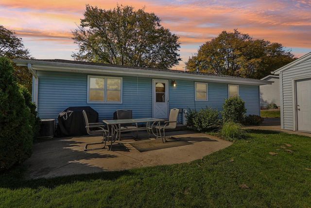 1425 Erin LANE, Waukesha, WI 53188