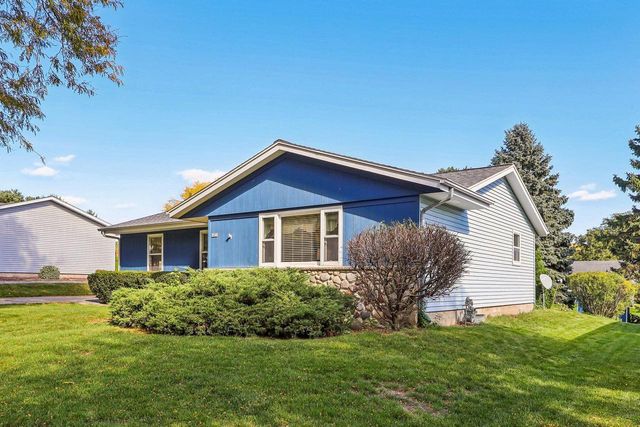 1425 Erin LANE, Waukesha, WI 53188