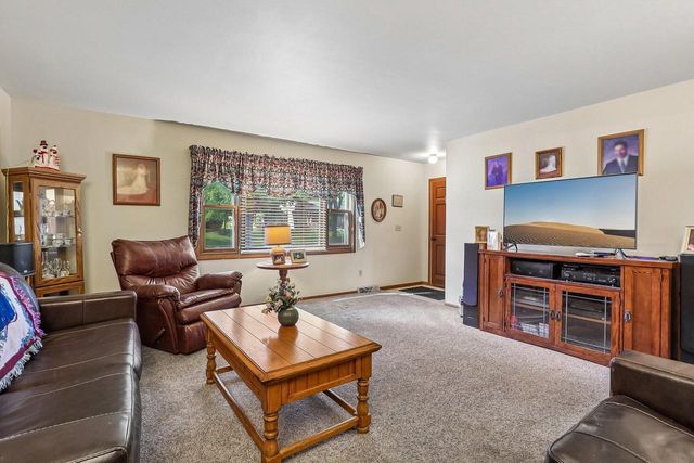 1425 Erin LANE, Waukesha, WI 53188