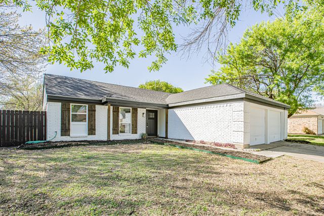 7101 Shadow Bend Drive, Fort Worth, TX 76137