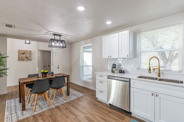 7101 Shadow Bend Drive, Fort Worth, TX 76137