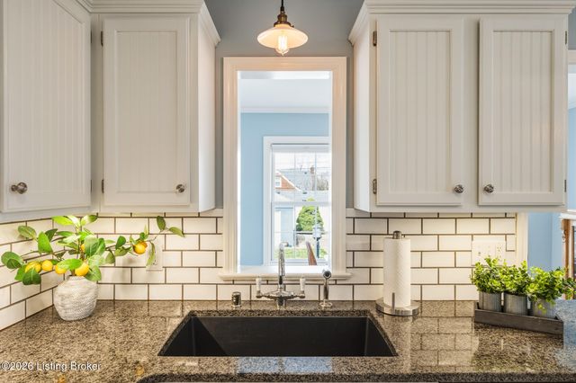 959 Thruston Dr, Louisville, KY 40217