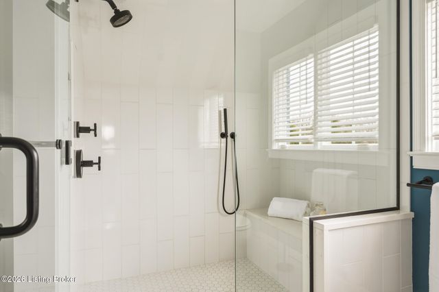 959 Thruston Dr, Louisville, KY 40217