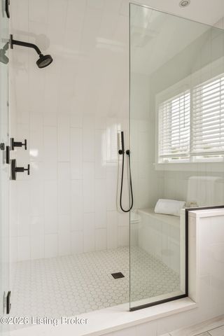 959 Thruston Dr, Louisville, KY 40217