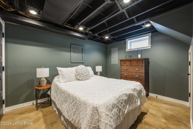 959 Thruston Dr, Louisville, KY 40217