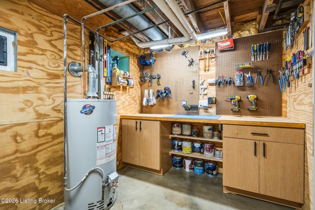 959 Thruston Dr, Louisville, KY 40217