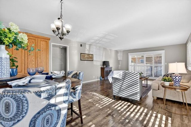 1910 Mount Vernon Court 10, Mountain View, CA 94040