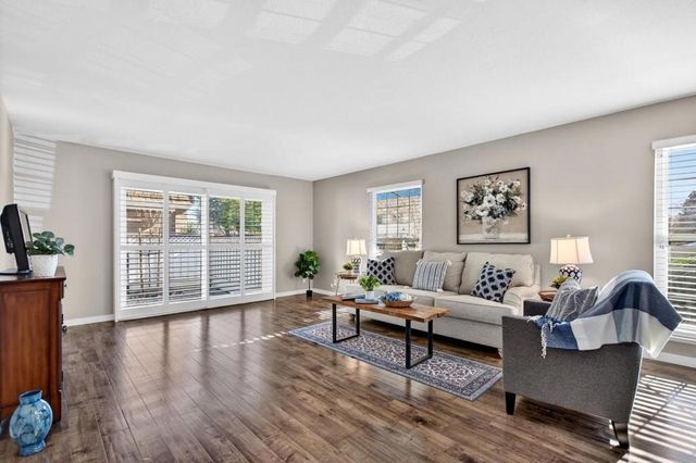 1910 Mount Vernon Court 10, Mountain View, CA 94040