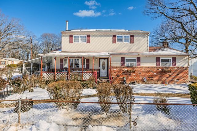 239 Washington Avenue, Amityville, NY 11701