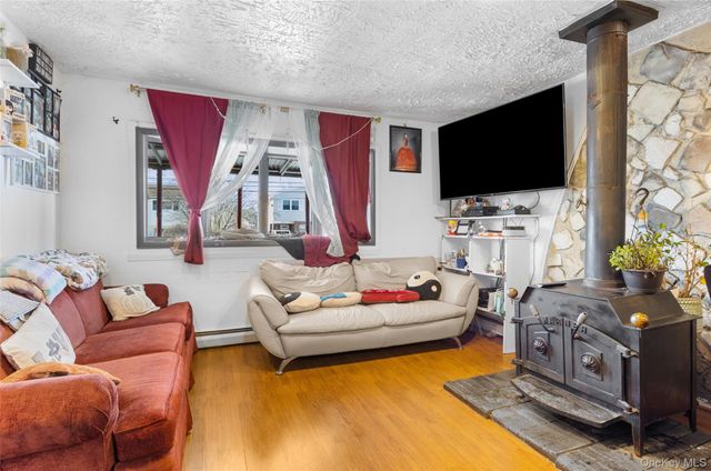 239 Washington Avenue, Amityville, NY 11701