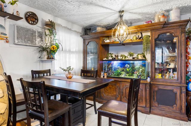 239 Washington Avenue, Amityville, NY 11701