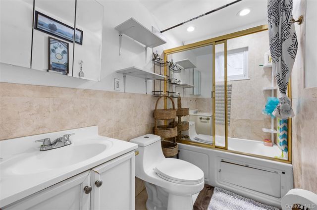 239 Washington Avenue, Amityville, NY 11701