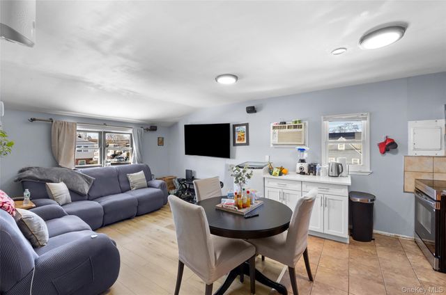 239 Washington Avenue, Amityville, NY 11701