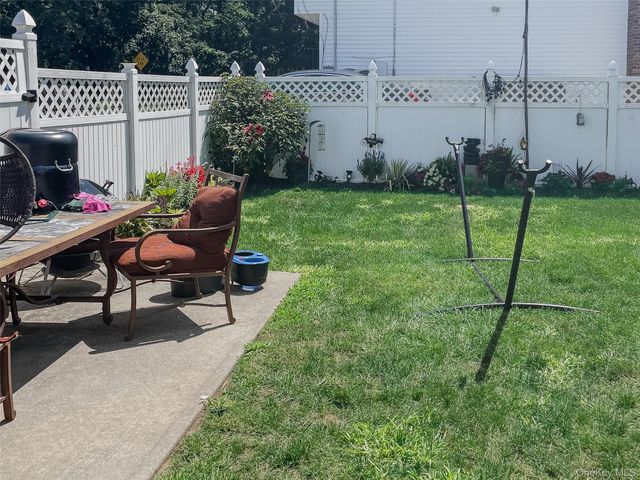 239 Washington Avenue, Amityville, NY 11701